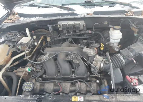 2005 Mazda Tribute S из США, поврежденный, VIN 4F2CZ06135KM61983